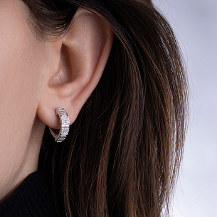 Серьги с английским замком из белого золота с бриллиантом