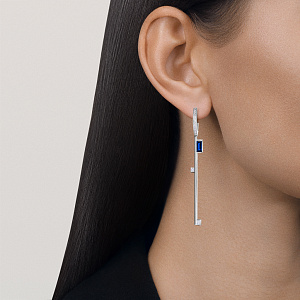 Серьги из белого золота с бриллиантами, сапфирами