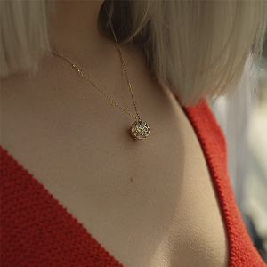 Колье из желтого золота с фианитом, плетение якорное