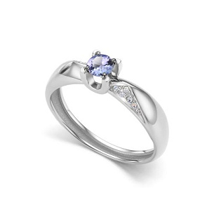 Кольцо из белого золота с бриллиантом