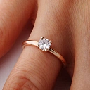 Кольцо из золота с бриллиантом