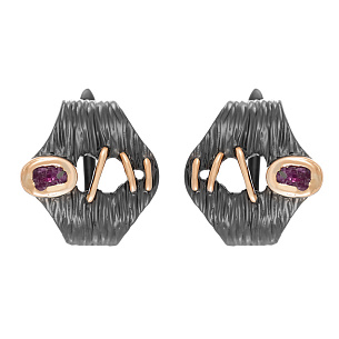 Серьги с английским замком из серебра с корундами