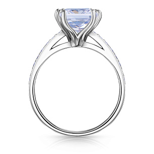 Кольцо из серебра с фианитом