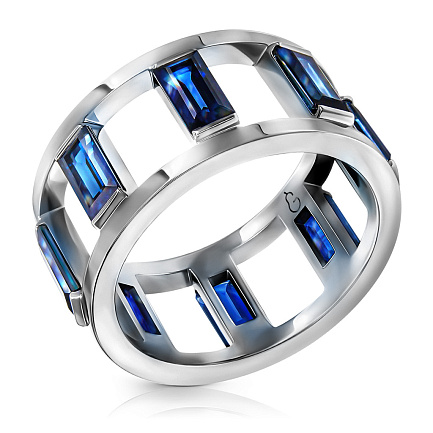 Кольцо из белого золота с сапфирами