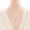 Колье из красного золота с бриллиантом