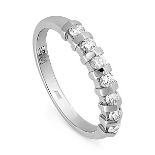 Кольцо из белого золота с бриллиантом