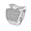 Кольцо из серебра с фианитами