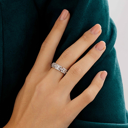 Кольцо из серебра с фианитами