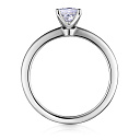 Кольцо из белого золота с бриллиантом