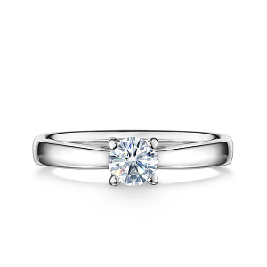 Кольцо из белого золота с бриллиантом