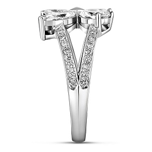 Кольцо из белого золота с бриллиантом