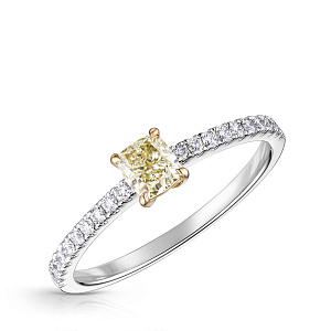 Кольцо из белого золота с бриллиантами