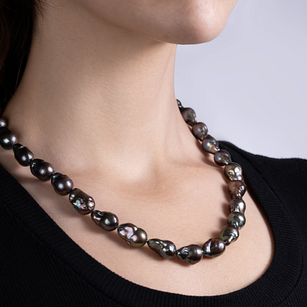 Бусы из красного золота с жемчугом