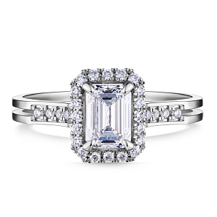 Кольцо из белого золота с бриллиантом