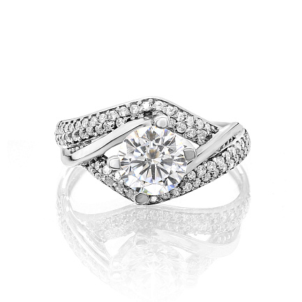 Кольцо из серебра с фианитами