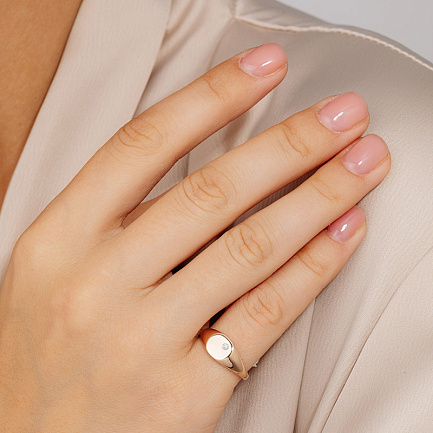 Кольцо из красного золота с бриллиантом