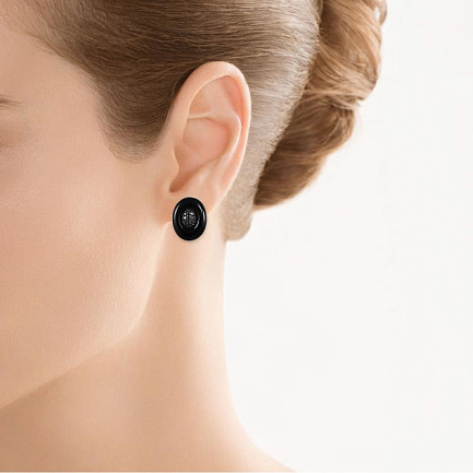 Серьги из белого золота с бриллиантами, ониксами