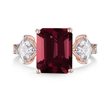 Кольцо из красного золота с бриллиантами, гранатом