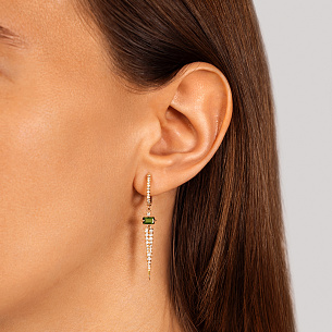 Конго с турмалином и бриллиантами из желтого золота