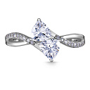 Кольцо из серебра с фианитом