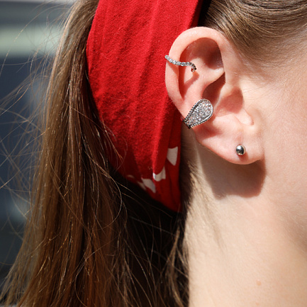 Кафф из серебра с фианитом