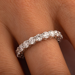 Кольцо из белого золота с бриллиантом