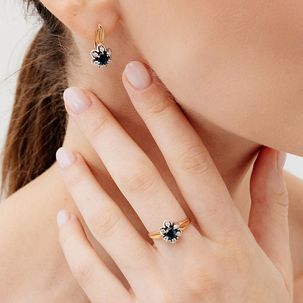 Кольцо из красного золота с бриллиантами, сапфиром