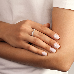 Кольцо из белого золота с бриллиантами