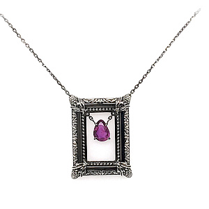 Колье из белого золота с бриллиантами, сапфиром