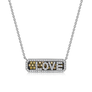 Колье из белого золота с бриллиантом