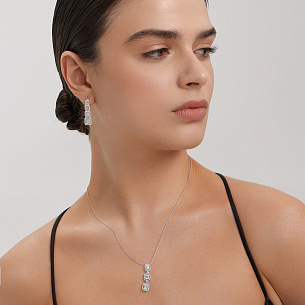 Серьги из белого золота с бриллиантом