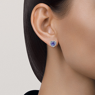 Пусеты из белого золота с бриллиантами, танзанитом