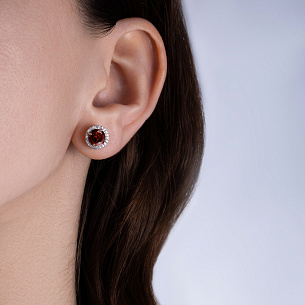 Серьги Пусеты из красного золота с бриллиантами и гранатом