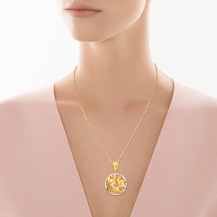 Подвеска из желтого золота с бриллиантами, жемчугом