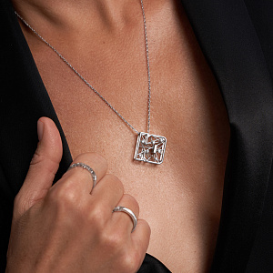 Подвеска буква