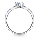 Кольцо из серебра с фианитом