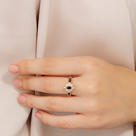 Кольцо из красного золота с бриллиантами, сапфиром