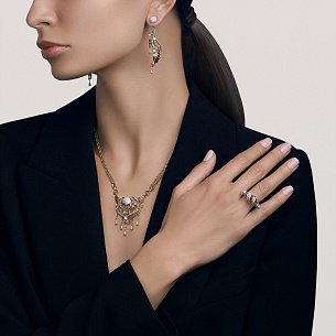 Колье из белого золота с бриллиантами