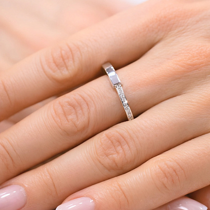 Кольцо из белого золота с бриллиантами