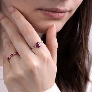 Кольцо из красного золота с бриллиантами, рубинами