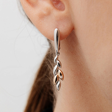 Серьги с английским замком из серебра с бриллиантами