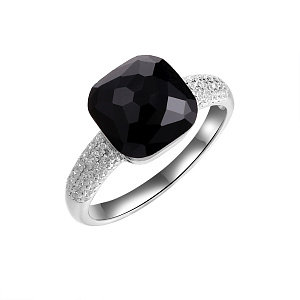 Кольцо из серебра с фианитами