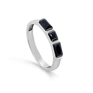 Кольцо из белого золота с сапфиром