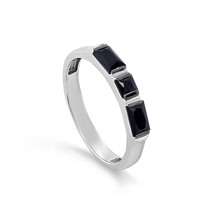 Кольцо из белого золота с сапфирами