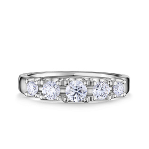 Кольцо из белого золота с бриллиантами