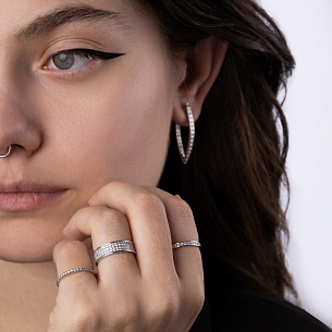 Кольцо из серебра с фианитом