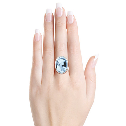 Кольцо из серебра камея на агате Девушка с бусами