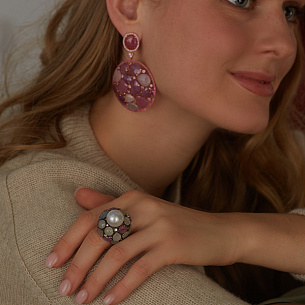 Серьги из красного золота с корундом