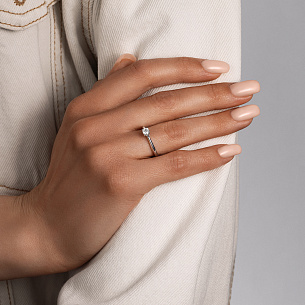 Кольцо помолвочное из белого золота с бриллиантом