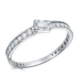 Кольцо из платины с бриллиантом